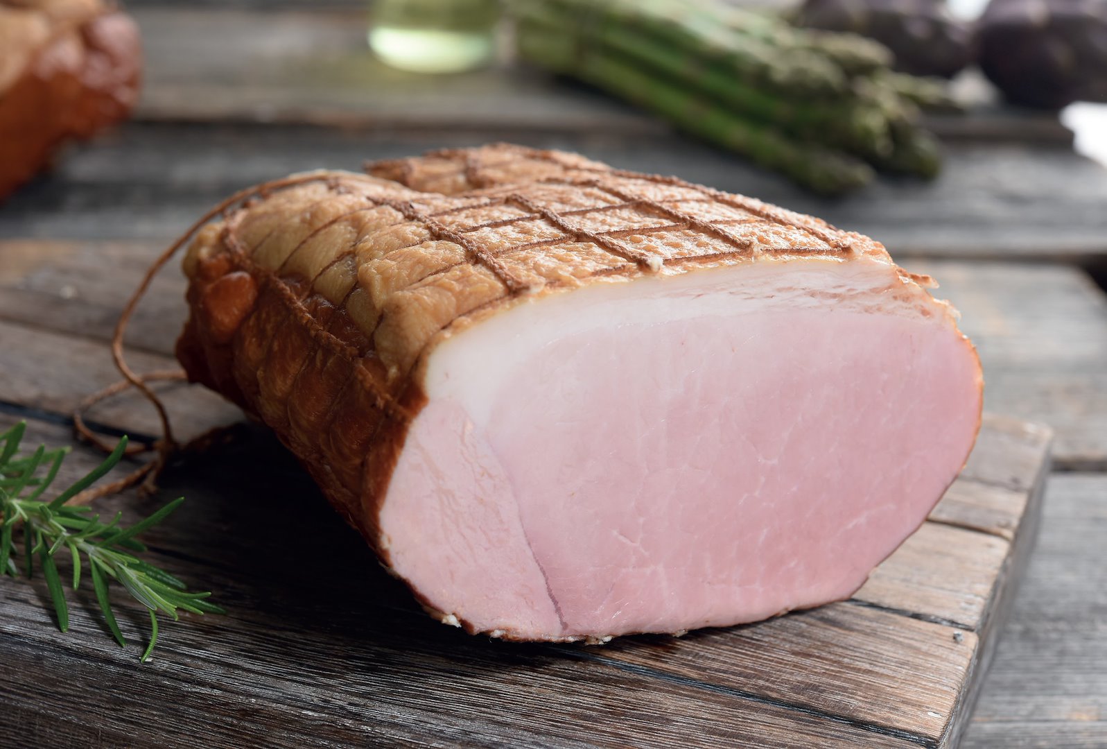 WOLAREK SZYNKA Z TŁUSZCZYKIEM ok 1,8kg