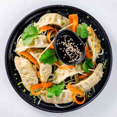 WELL PIEROŻKI GYOZA Z KAPUSTĄ I WIEPRZOWIN 1,1kg/8